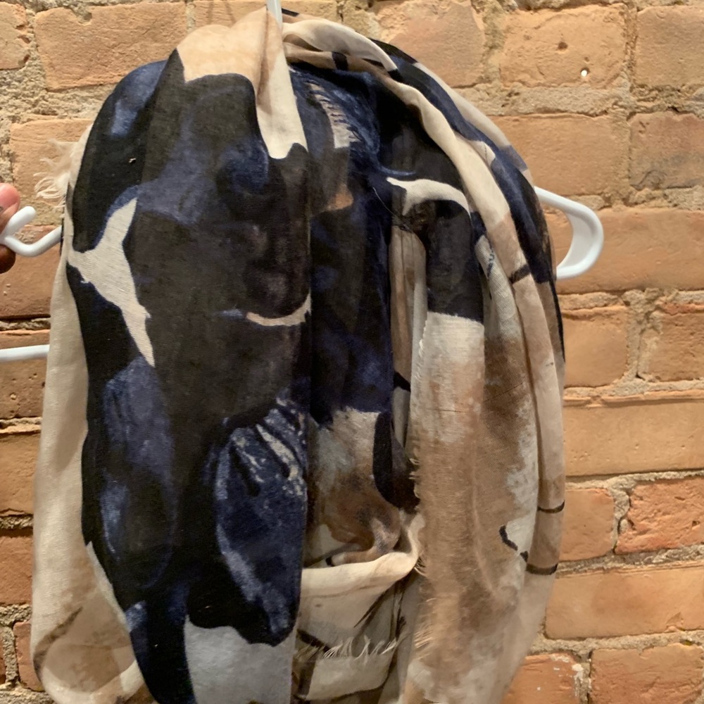H & M Scarf